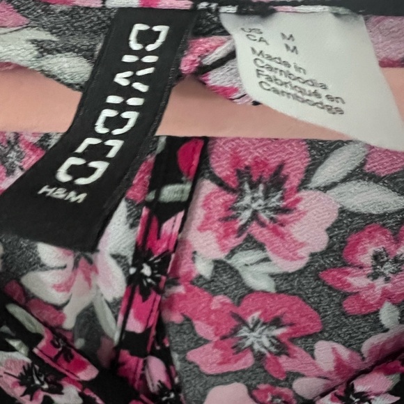 H&M Women's Floral Wrap CropTop - Pink and Black Size Medium - Picture 8 of 9